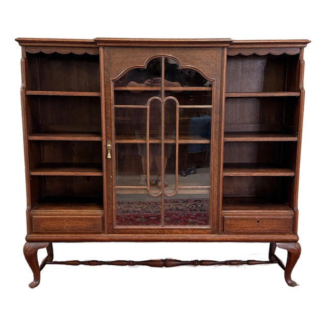 Antique English Bookcase Bookshelf Cabinet Glass Oak Queen Anne Legs 1920s-30s For Sale