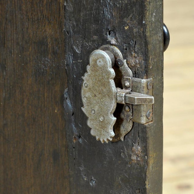 Antique Tridarn Cabinet in Oak, 1710 For Sale - Image 6 of 18
