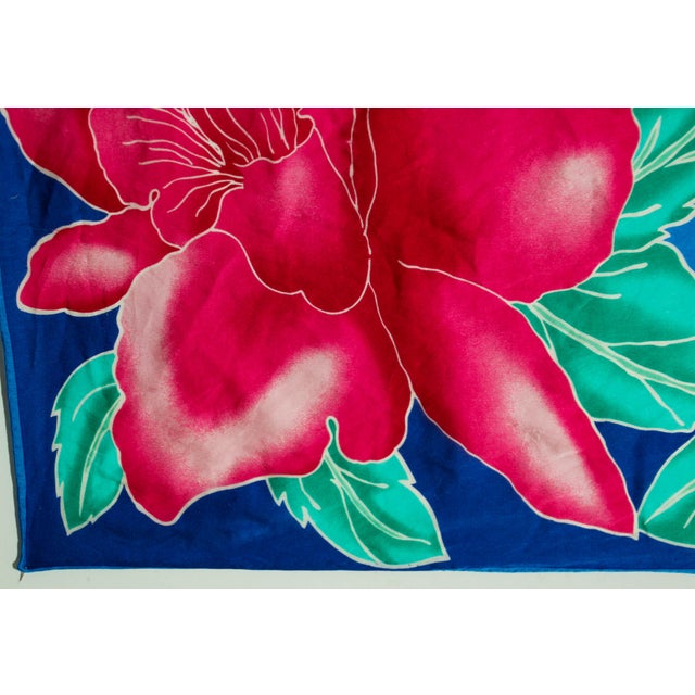 Contemporary Oscar De La Renta Vivid Floral Tropical Silk Scarf For Sale - Image 3 of 12