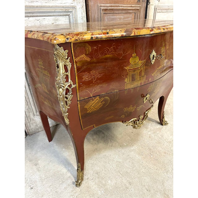 Louis XV Commode in Far Eastern Lacquer, 1890s For Sale - Image 12 of 18