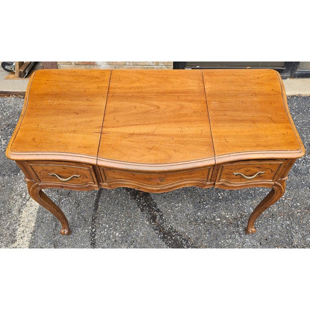 Tan Drexel French Provincial Style Walnut Mirrored Vanity Table With Bench - Set of 2 For Sale - Image 8 of 12