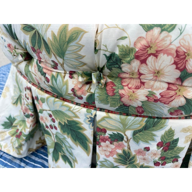 Wood Vintage Hickory Chair Tufted Round Ottoman in Botanical Print For Sale - Image 7 of 15