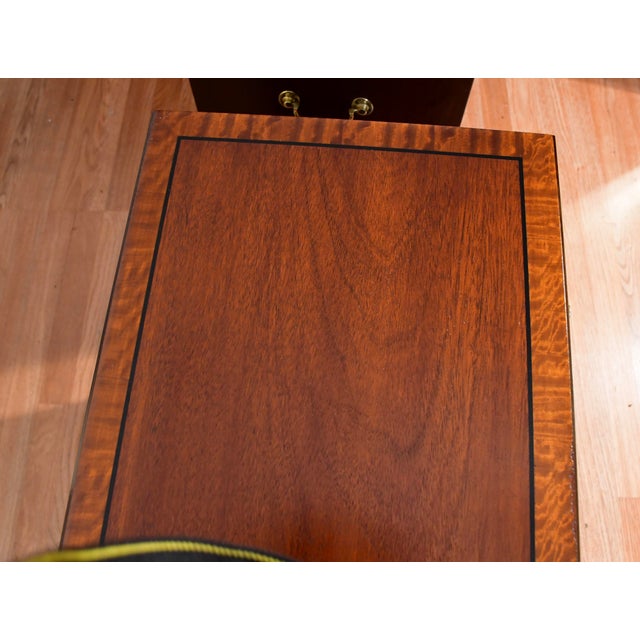 Traditional 1930s Pair English Regency Mahogany Banded Satinwood Chest of Drawers Commodes For Sale - Image 3 of 18