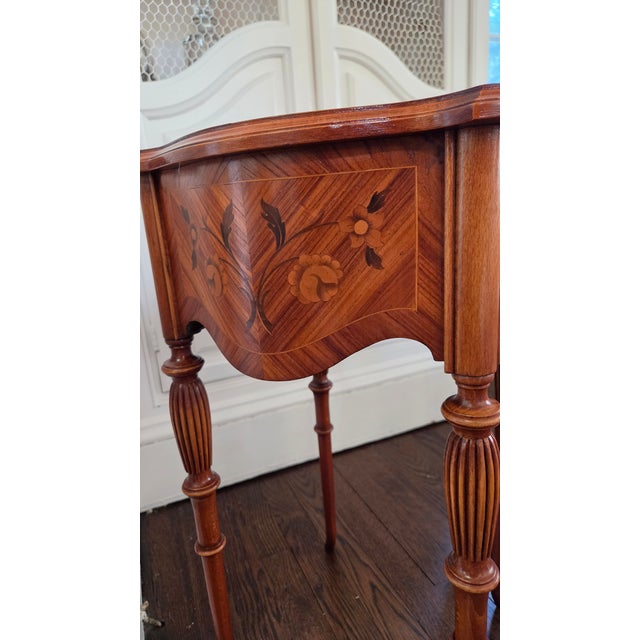 Vintage French-Style Floral Marquetry Nightstands With Turned Legs — A Pair For Sale - Image 11 of 18