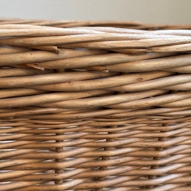 Farmhouse Vintage European-Style Laundry Basket For Sale - Image 3 of 16