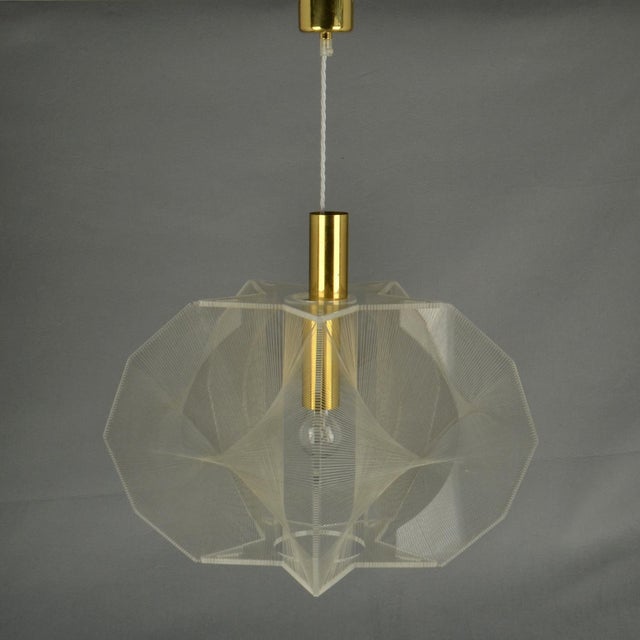 Mid-Century Modern Pendant Lamp in Clear Acrylic Glass, Wire and Brass, 1970s For Sale - Image 9 of 18