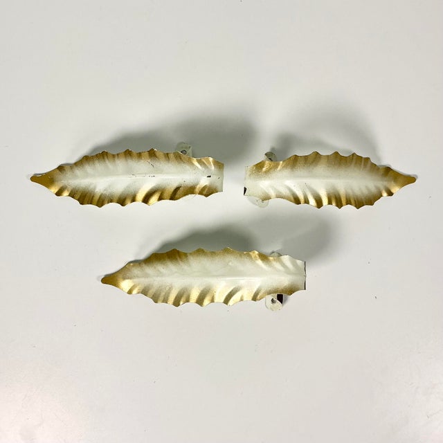 1950s Vintage Italian Roman Neoclassical Gold Tipped Acanthus Leaf Tole Tiebacks - Set of 3. For Sale - Image 11 of 12