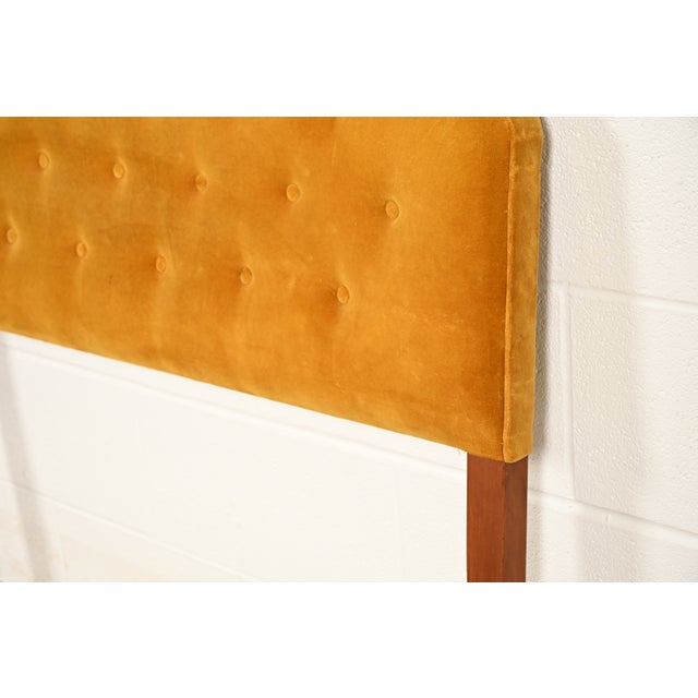 Grosfeld House Style Mid-Century Hollywood Regency Tufted Velvet Upholstered Twin Headboard, Circa 1960s For Sale - Image 9 of 12