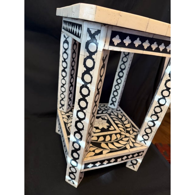 Vintage Black and White Bone Inlay Side Table / Plant Stand For Sale - Image 4 of 4