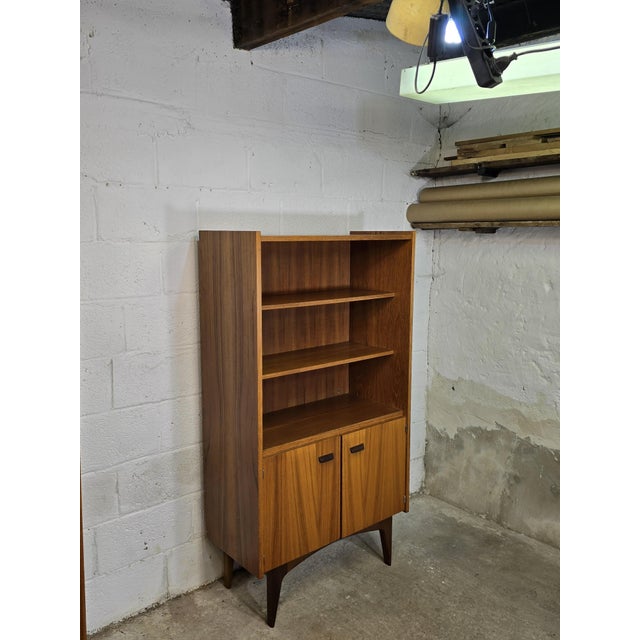 Scandinavian Style Modular Bookcase with Cupboard, 1960s-1970s, in Very Good conditions. Designed 1960 to 1969
