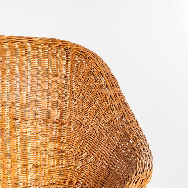 French Sculptural Wicker Armchairs, 1970s, Set of 2 For Sale - Image 4 of 9