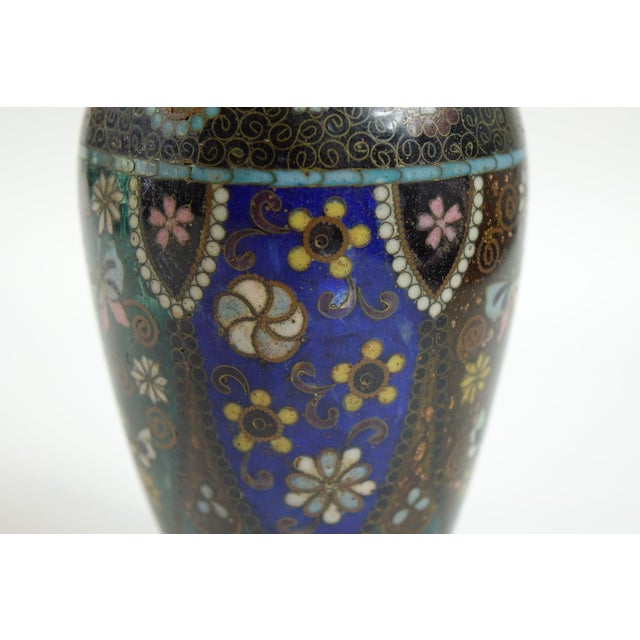 Antique Chinese Decorative Cloisonné Vase – 4ʺ × 4ʺ × 7.5ʺ This exquisite antique Chinese cloisonné vase is a stunning...