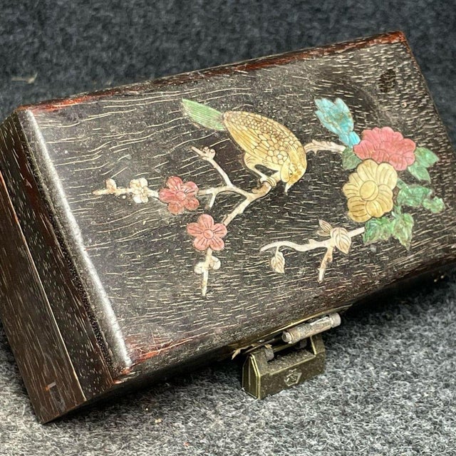 Wood Vintage Rosewood Jewelry Box With Mother-of-Pearl Inlay & Brass Lock For Sale - Image 7 of 9