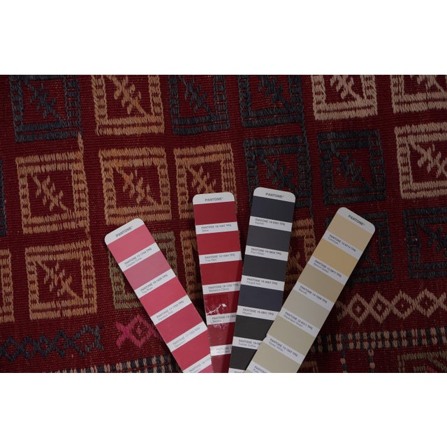 Mid-Century Jajim Kilim Rug With Tribal Borders 4'9'' X 6'9'' For Sale - Image 10 of 10