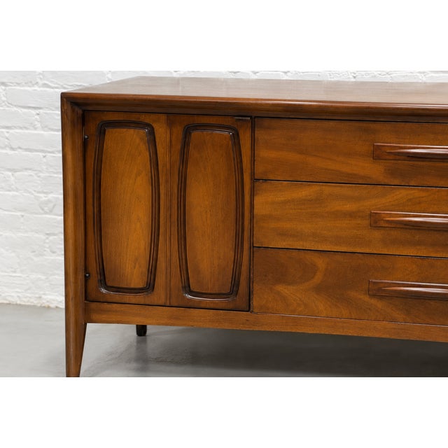 Mid Century Modern Walnut Credenza | Long Dresser by Broyhill Premier, C. 1960's For Sale - Image 11 of 15