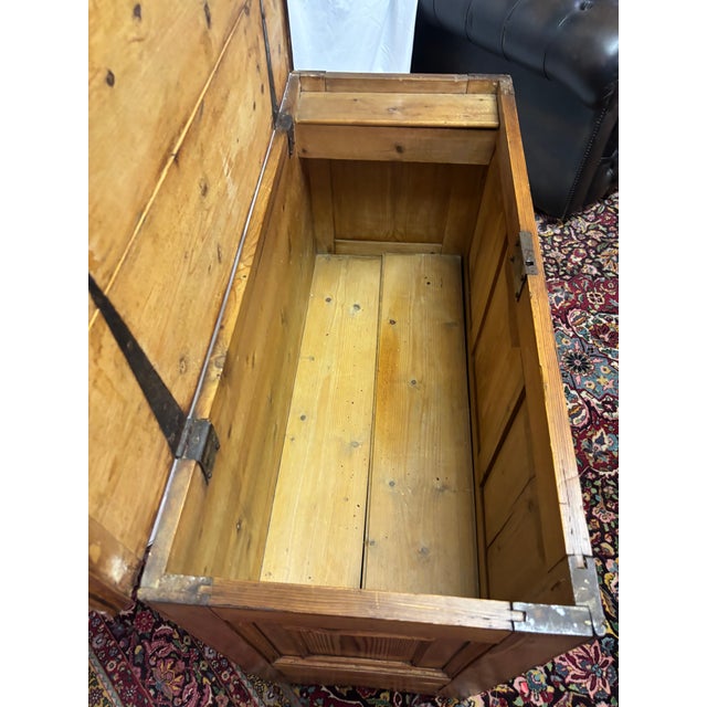 English Pine Blanket Chest, 19th Century For Sale - Image 11 of 17