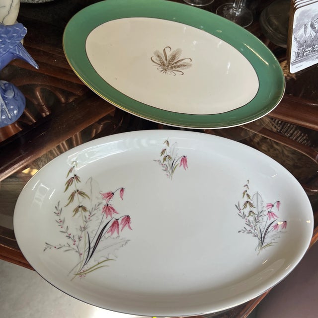1970s Bavarian Collection of Platters- Set of 2 For Sale - Image 4 of 6