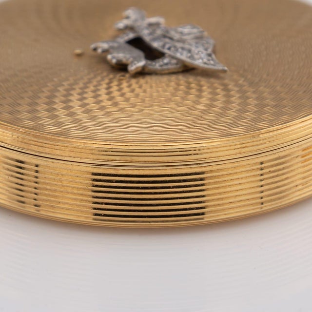 Vintage French Art Deco 18k Gold and Diamond Compact from Cartier, 1929 For Sale - Image 9 of 13