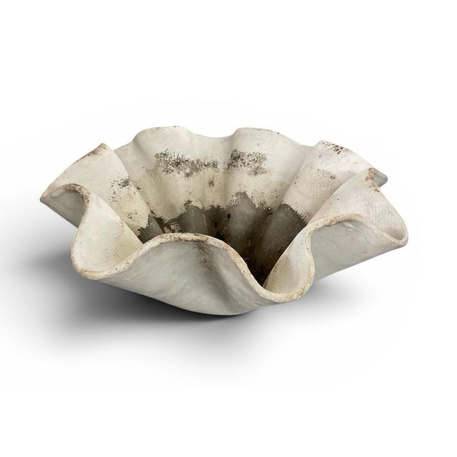 This iconic "Handkerchief" (or Mouchoir) planter is a masterclass in the biomorphic design movement. Created by Swiss neo-...