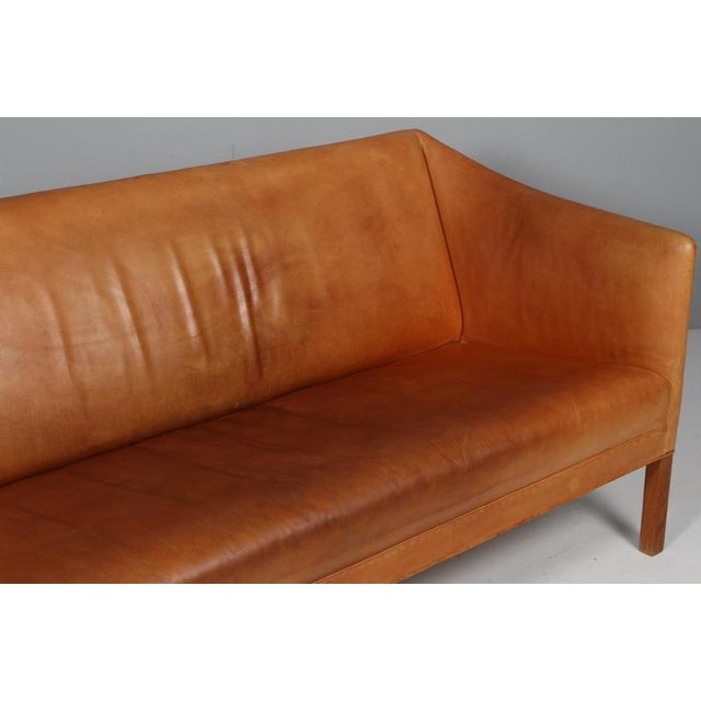 Aksel Bender Madsen Three Seat Sofa in Natural Leather by Ejner Larsen & Aksel Bender Madsen, 1970 For Sale - Image 4 of 11
