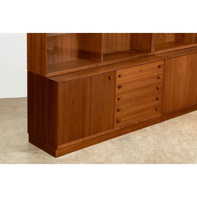 1960s Pair of Swedish Mid-Century Modern Teak Bookcase Display Cabinets, 1960s For Sale - Image 5 of 18