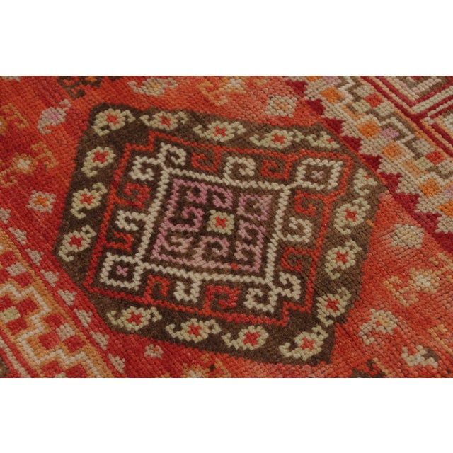 Rug & Kilim Vintage Turkish Gift-Sized Rug With Crimson Medallion Design - Rug & Kilim For Sale - Image 4 of 4