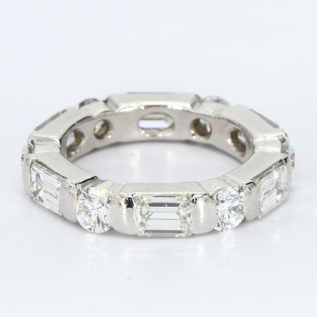 Platinum Ring With Emerald Cut & Round Cut Diamonds - Size 5.75 For Sale In Phoenix - Image 6 of 6