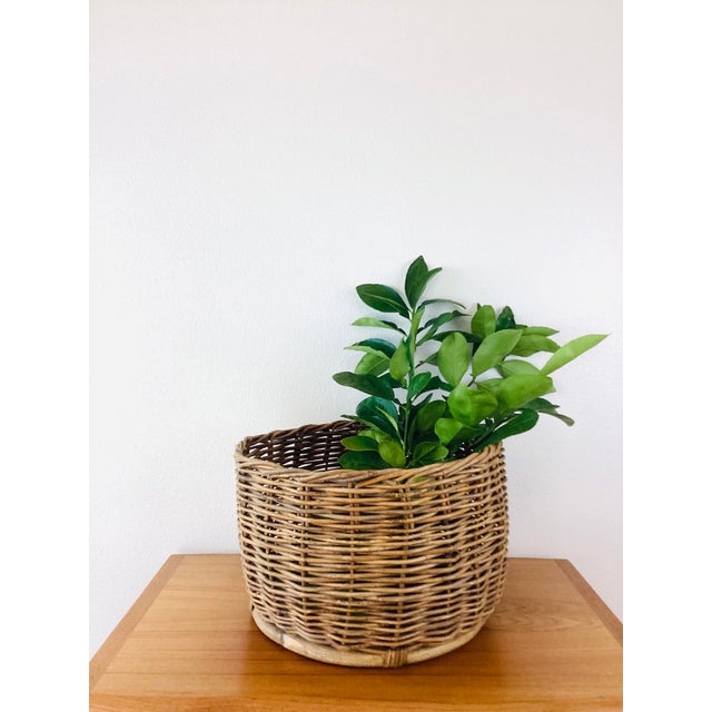 Vintage Woven Wicker Reed Basket rustic style made of a woven Ratan / wicker type material natural color great for bread...