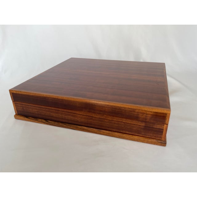 English Large 1980's Dunhill Style Ribbon Mahogany Wood Humidor, Box With Brass Hinges For Sale - Image 3 of 10