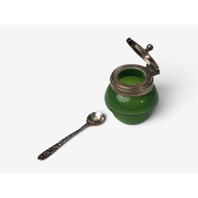 1930s Art Deco, Snuff or Cocaine Lidded Pot, Green Art Glass, Sterling Silver, 1930s For Sale - Image 5 of 7