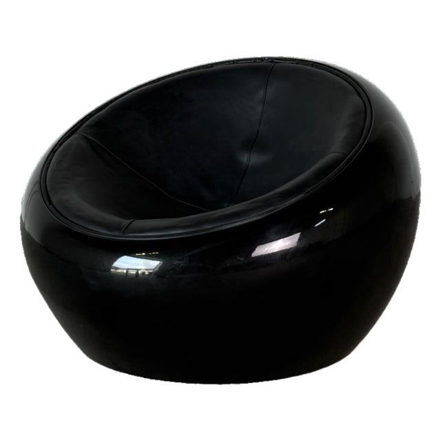 1970s Space Age Lounge Chair in Black Polycarbonate With Integrated Leather Seat For Sale
