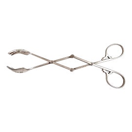 Example of English Traditional Serving Dishes and Pieces