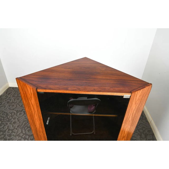 1960s Danish Modern Rosewood Corner Cabinet With Smoked Glass Door For Sale In Philadelphia - Image 6 of 10