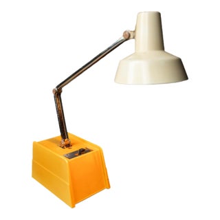 Mid-Century Modern Industrial Tensor Table / Desk Lamp by Mobilite as Used in Nasa Offices, C. 1970's For Sale