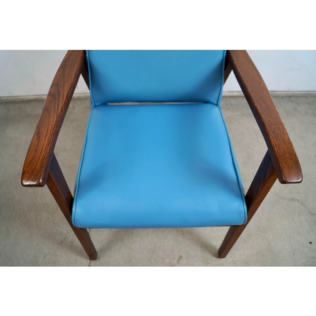 1960’s Mid-Century Modern Paoli Lounge Armchair For Sale - Image 10 of 12