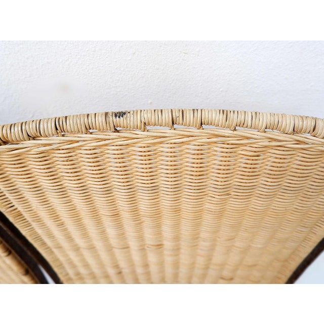 Garden Decoration - Mid-century chairs Measures : 45x59cm H:90cm SH:47cm Condition: The wickerwork is in good condition -...