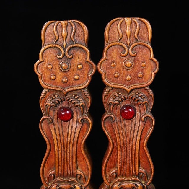 Dimensions: Height 26 cm (10.2") x Width 6.5 cm (2.6") x Thickness 2.5 cm (1") Total Weight: 661 g (1.5 lbs) for the pair...