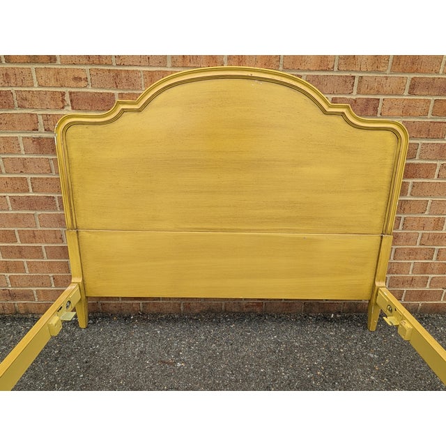 Wood Light Yellow Vintage Regency Style Full Size Bedframe Attributed to Lexington Furniture For Sale - Image 7 of 8