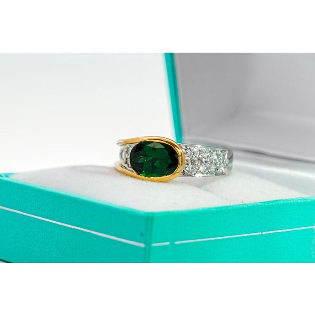 GIA Certified 2.5 Carat Oval Cut Tsavorite and Diamond Overpass Crossover Ring |, Size 7 For Sale - Image 10 of 12