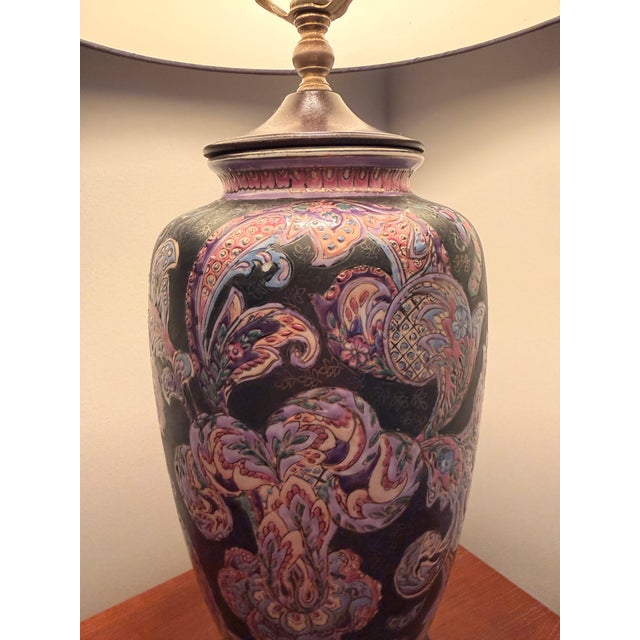 Black Vintage Frederick Cooper Hand-Painted Paisley Porcelain Table Lamp – Model Cp501ft For Sale - Image 8 of 12