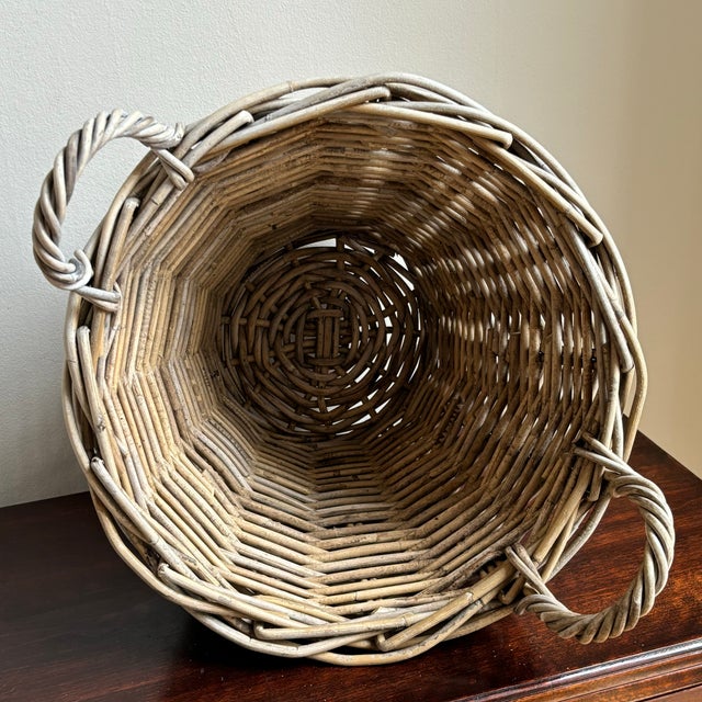 Mid-20th Century Rustic European Round WIllow Basket For Sale - Image 12 of 12