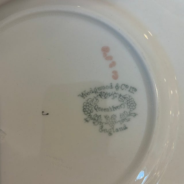 Ceramic Late 19th Century Wedgwood Queens Ivory Pheasant Salad/Dessert Plates 2 Pink, 2 Green, 2 Blue and 1 Yellow. - Set of 7 For Sale - Image 7 of 7