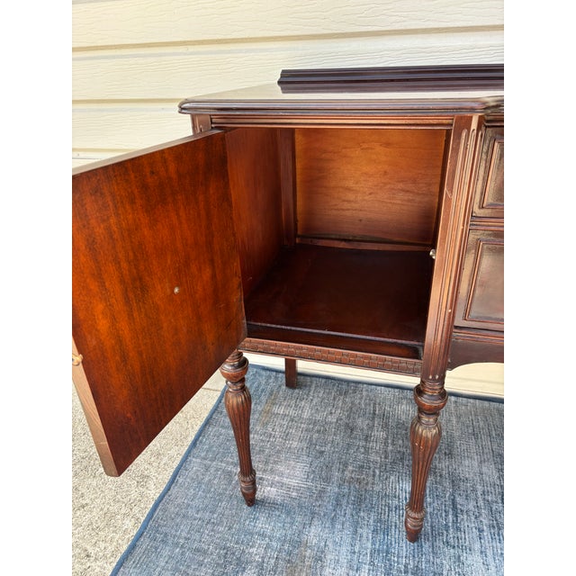 Antique Hepplewhite or Federal Style Mahogany Sideboard Buffet For Sale In Los Angeles - Image 6 of 12