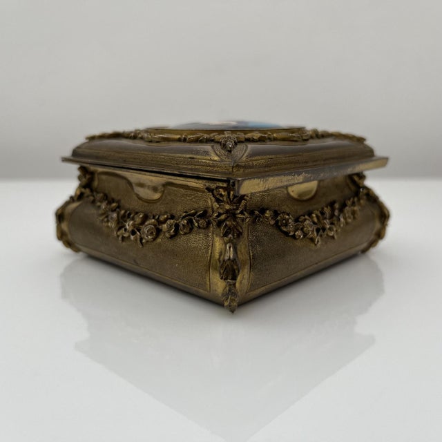 Gilt Bronze Box Portrait in Medallion attributed to De Mandre, France, 1900s For Sale - Image 18 of 18