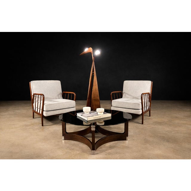 Produced in the 1960s by Novo Rumo, this round coffee table exemplifies the quiet sophistication of Brazilian mid-century...