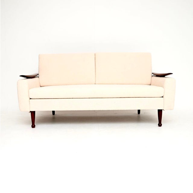 A superb vintage sofa bed by Greaves and Thomas. It was made in England, it dates from the 1960’s. The quality is...