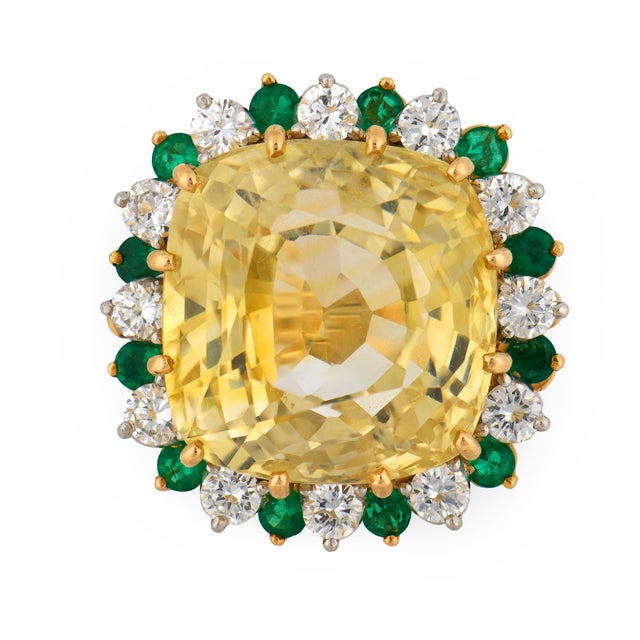 Contemporary 1950s Mid Century Gia 30 Carat No Heat Yellow Sapphire Diamond Emerald 18k Gold Ring, Size 6.25 For Sale - Image 3 of 7
