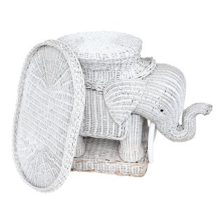 Vintage White Wicker Elephant Side Table or Plant Stand, Hollywood Regency For Sale