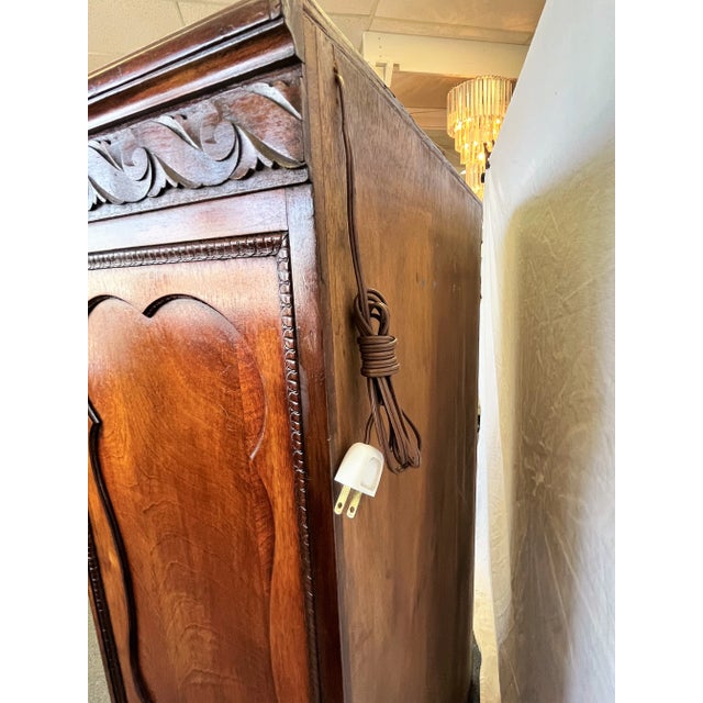 Early 20th Century 1900's Wood Bar Cabinet With Glass Interior and Lights For Sale - Image 5 of 13