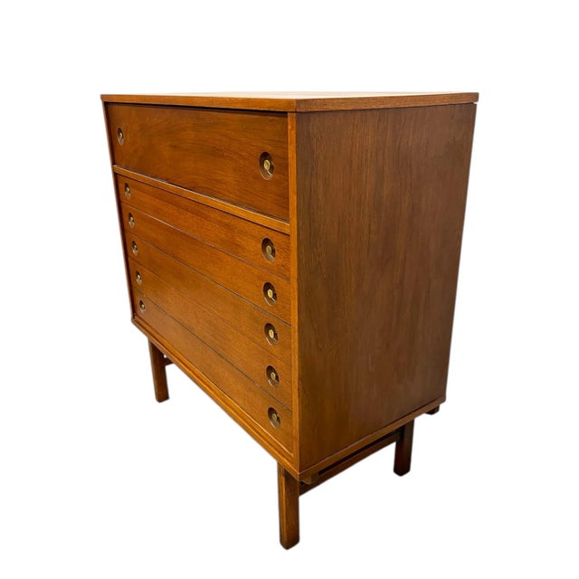 Wood Vintage Mid-Century Modern 4-Drawer Dresser With Dovetailed Drawers For Sale - Image 7 of 12